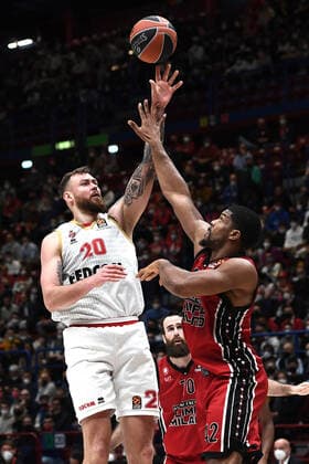 Db Milano 31 03 2022 - basket Eurolega AX Armani Exchange Olimpia Milano-As Monaco foto Daniele Buffa Image nella foto: Donatas Motiejunas-Kyle Hines 
