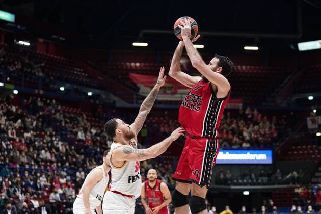March 31, 2022, Milan, Italy: Milan, Italy, Mediolanum Forum, March 31, 2022, Gigi Datome (AX Armani Exchange Olimpia Milano) twharted by Mike James (AS Monaco Basket) during A.X Armani Exchange Milano vs AS Monaco - Basketball Euroleague Championship. Basketball Euroleague Championship - A X Armani Exchange Milano vs AS Monaco, Milan, Italy - ZUMAl164 20220331_zsa_l164_018 Copyright: xSimonexLucarellix