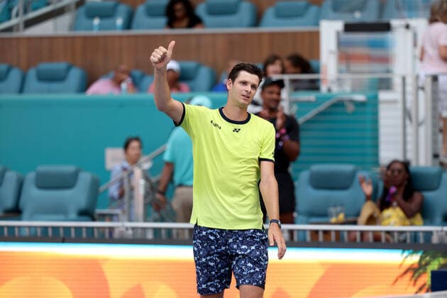March 31, 2022, Miami Gardens, Florida, United States Of America: MIAMI GARDENS, FLORIDA - MARCH 31: Hubert Hurkacz of Poland defeats Daniil Medvedev of Russia in the quarter finals of the men s singles at the Miami Open at the Hard Rock Stadium on March 31, 2022 in Miami Gardens, Florida...People: Hubert Hurkacz Miami Gardens United States Of America - ZUMAs214 20220331_zda_s214_108 Copyright: xSMGx