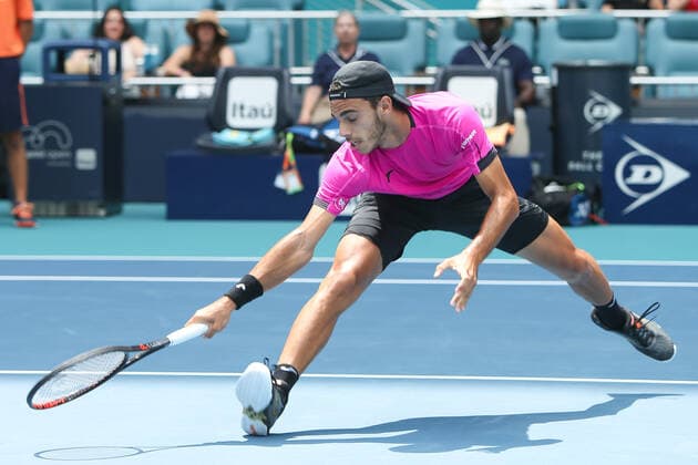 April 1, 2022, Miami Gardens, Florida, United States: Francisco Cerundolo (ARG) returns a shot during the men s singles semifinals at the Miami Open presented by Itau at Hard Rock Stadium in Miami Gardens, Florida. Miami Gardens United States - ZUMAw109 20220401_zap_w109_013 Copyright: xDebbyxWongx