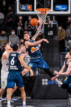 Maik Kotsar Towers , Bogdan Radosavljevic HAKRO 01 04 22, Hamburg, Hamburg Towers vs Hakro Merlins Crailsheim, easyCredit BBL, Basketball Bundesliga, 1 Liga, season 2021 2022, 28 matchday Â