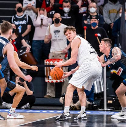Maik Kotsar Towers , Bogdan Radosavljevic HAKRO 01 04 22, Hamburg, Hamburg Towers vs Hakro Merlins Crailsheim, easyCredit BBL, Basketball Bundesliga, 1 Liga, season 2021 2022, 28 matchday Â