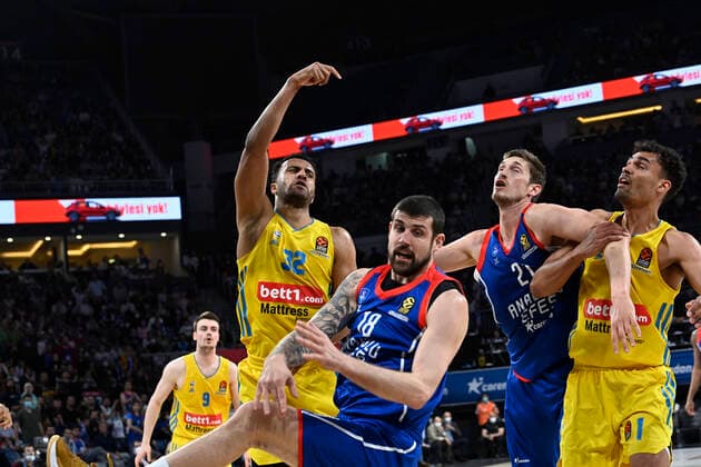 Adrien Moerman (18) , Tibor Pleiss (21) of Anadolu Efes Istanbul and Maodo Lo (1) , Johannes Thiemann (32) of Alba Berlin during the Turkish Airlines EuroLeague Regular Season Round 33 match between Anadolu Efes Istanbul and Alba Berlin at Sinan Erdem Sports Arena in Istanbul, Turkey , on April 01, 2022 