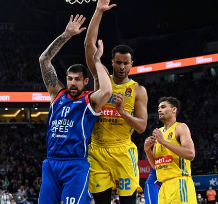 Adrien Moerman (18) of Anadolu Efes Istanbul and Johannes Thiemann (32) of Alba Berlin during the Turkish Airlines EuroLeague Regular Season Round 33 match between Anadolu Efes Istanbul and Alba Berlin at Sinan Erdem Sports Arena in Istanbul, Turkey , on April 01, 2022 