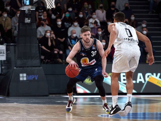 Jon Axel Gudmundsson HAKRO Merlins Crailsheim 30 , Jaylon Brown Hamburg Towers 00 Hamburg Towers vs HAKRO Merlins Crailsheim, 1 Bundesliga, Basketball, easycredit BBL, Edel Optics Arena, Spielzeit 2021 2022, 28 Spieltag, 01 04 2022 Foto EIBNER Stephanie Zerbe Hamburg Towers vs HARKO Merlins Crailsheim, 1 Bundesliga, Basketball, easycredit BBL, Spielzeit 2021 2022, 28 Spieltag, 01 04 2022 Hamburg Copyright: xStephaniexZerbe xEibner-Pressefox EP_SZE