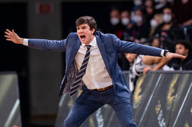 Head Coach Pedro Calles Towers 01 04 22, Hamburg, Hamburg Towers vs Hakro Merlins Crailsheim, easyCredit BBL, Basketball Bundesliga, 1 Liga, season 2021 2022, 28 matchday Â