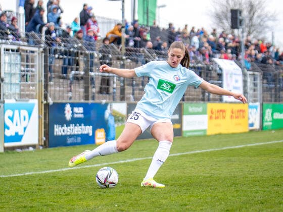 Melissa Kössler 25 Potsdam in action at the Flyeralarm womens Bundesliga match 1 FFC Turbine Potsdam 1 FC Köln on 02 04 2022 Potsdam Karl Liebnkecht Stadion Brandenburg Germany