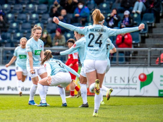 Karen Holmgaard 24 Potsdam , Sophie Weidauer 14 Potsdam and MaÅgorzata Mesjasz 8 Potsdam celebrate the goal to make it 1 0 during the Flyeralarm womens Bundesliga match 1 FFC Turbine Potsdam 1 FC Köln on 02 04 2022 Potsdam Karl Liebnkecht Stadion Brandenburg Germany