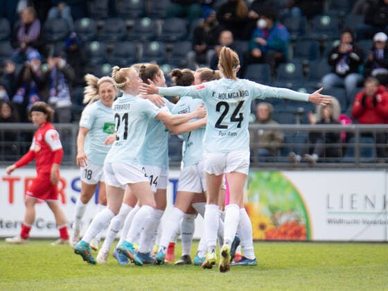 The Turbine Potsdam team cheers for the goal during the Flyeralarm womens Bundesliga match 1 FFC Turbine Potsdam 1 FC Köln on 02 04 2022 Potsdam Karl Liebnkecht Stadion Brandenburg Germany