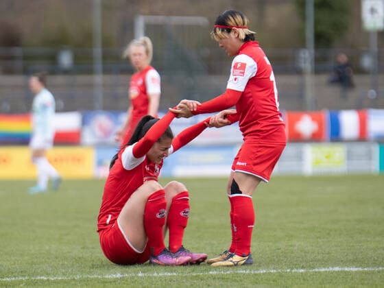 Francesca Calo 2 FC Köln is pulled up by Yuka Hirano 17 FC Köln during the Flyeralarm womens Bundesliga match 1 FFC Turbine Potsdam 1 FC Köln on 02 04 2022 Potsdam Karl Liebnkecht Stadion Brandenburg Germany