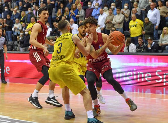 GER, Basketball,easy Credit BBL, EWE Baskets Oldenburg vs FC Bayern Munich Basketball 02 04 2022, EWE Arena, Oldenburg, GER, easy Credit BBL, EWE Baskets Oldenburg vs FC Bayern Munich Basketball , in picture Joshua OBIESIE FC Bayern Munich Basketball 9 Max HEIDEGGER EWE Baskets Oldenburg 3 Nihad DJEDOVIC FC Bayern Munich Basketball 14 nordphotoxRojahn nph00310