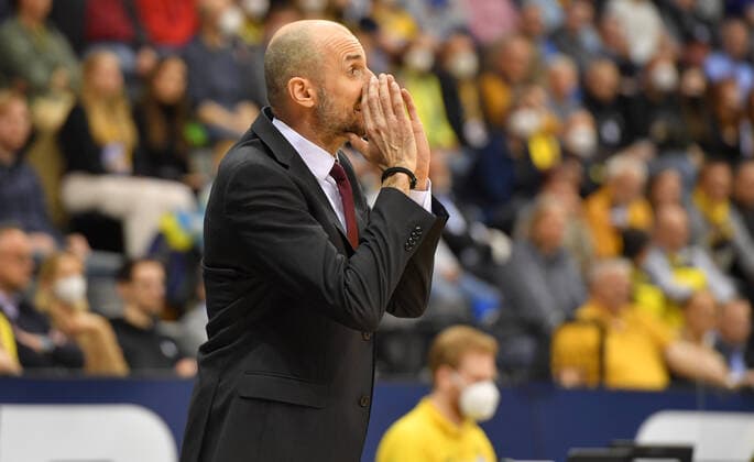 GER, Basketball,easy Credit BBL, EWE Baskets Oldenburg vs FC Bayern Munich Basketball 02 04 2022, EWE Arena, Oldenburg, GER, easy Credit BBL, EWE Baskets Oldenburg vs FC Bayern Munich Basketball , in picture Djordje ADZIC FC Bayern Munich Basketball Assistant Coach nordphotoxRojahn nph00310