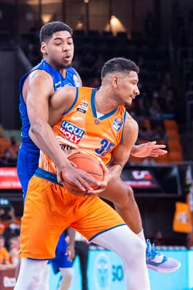 Chris Coffrey 22, Syntainics MBC with Karim Jallow 35, Ratiopharm Ulm GER, Basketball, easyCredit Basketball Bundesliga, Matchday 28, Ratiopharm Ulm vs Syntainics MBC, 02 04 2022, GER, Basketball, easyCredit Basketball Bundesliga, Matchday 28, Ratiopharm Ulm vs Syntainics MBC, 02 04 2022 New Ulm. Copyright: xEibner-Pressefotox EP_FWF