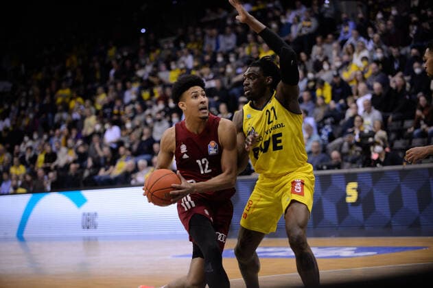 Jason George 12 FC Bayern Munich vs Tai Odiase 21 EWE Baskets Oldenburg during the match EWE Baskets Oldenburg vs FC Bayern Munich Basketball, BBL, 2021 2022 season, 28 match day, 02 04 2022 Copyright xErikxHillmer EIBNERx EP EHR EWE Baskets Oldenburg vs FC Bayern Munich Basketball, BBL, 2021 2022 season, 28 match day, 02 04 2022 Oldenburg Copyright: xErikxHillmer EIBNERx EP_EHR