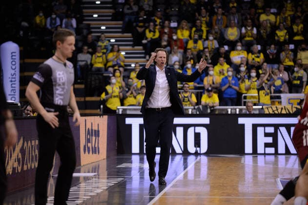 Ingo Freyer coach EWE Baskets Oldenburg during the game EWE Baskets Oldenburg vs FC Bayern Munich Basketball, BBL, season 2021 2022, 28 match day, 02 04 2022 Copyright xErikxHillmer EIBNERx EP EHR EWE Baskets Oldenburg vs FC Bayern Munich Basketball, BBL, season 2021 2022, 28 match day, 02 04 2022 Oldenburg Copyright: xErikxHillmer EIBNERx EP_EHR