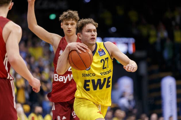 Oldenburg, Lower Saxony, DEU, 02 04 2022, Fritz Hemschemeier EWE Baskets Oldenburg EWE Baskets Oldenburg vs FC Bayern Basketball 1 Basketball Bundesliga Saison 2021 2022, 28 Spieltag, Grosse EWE Arena EWE Baskets Oldenburg vs FC Bayern Basketball