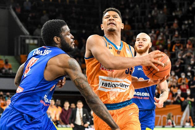 GER, BBL, ratiopharm Ulm vs Syntainics MBC 02 04 2022, ratiopharm arena, New Ulm, GER, BBL, ratiopharm Ulm vs Syntainics MBC, pictured AJ English Syntainics, 4 , Karim Jallow Ulm, 35 nordphotoxGmbHx xHafner nph00200