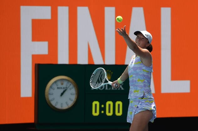Iga Swiatek (POL) defeated Naomi Osaka (JPN) 6-4, 6-0, at the Miami Open being played at Hard Rock Stadium in Miami Gardens, Florida on April 2, 2022: Ã‚ Tennisclix CSM Miami Gardens USA - ZUMAc04_ 20220402_zaf_c04_011 Copyright: xKarlaxKinnex