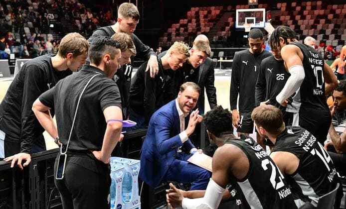 03 04 2022 basketball season 2021 2022 2 Bundesliga Pro A 33 matchday Nürnberg Falcons Basketball Club NBC Medipolis SC Jena Vytautas Buzas coach head coach Nürnberg Falcons BC NBC speaks to team Team