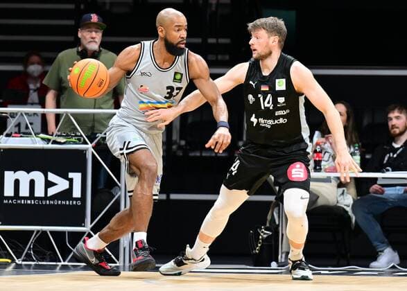 03 04 2022 Basketball Season 2021 2022 2 Bundesliga Pro A 33 Matchday Nürnberg Falcons Basketball Club NBC Medipolis SC Jena Brandon Omar Thomas 33, Medipolis SC Jena Sebastian Schröder Schroeder 14, Nürnberg Falcons BC NBC