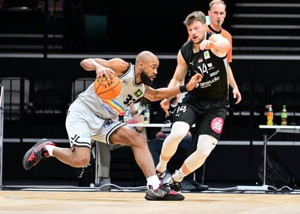 03 04 2022 Basketball Season 2021 2022 2 Bundesliga Pro A 33 Matchday Nürnberg Falcons Basketball Club NBC Medipolis SC Jena Brandon Omar Thomas 33, Medipolis SC Jena Sebastian Schröder Schroeder 14, Nürnberg Falcons BC NBC