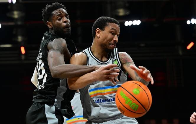 03 04 2022 Basketball Season 2021 2022 2 Bundesliga Pro A 33 Matchday Nürnberg Falcons Basketball Club NBC Medipolis SC Jena Roland L Amour Nyama 24, Nürnberg Falcons BC NBC Rayshawn Simmons 11, Medipolis SC Jena