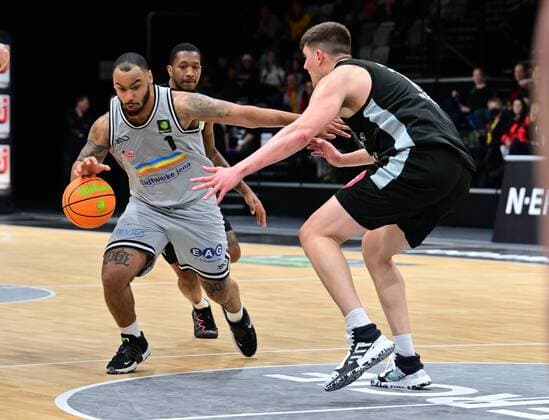 03 04 2022 Basketball Season 2021 2022 2 Bundesliga Pro A 33 Matchday Nürnberg Falcons Basketball Club NBC Medipolis SC Jena Davonte Damion Lacy 1, Medipolis SC Jena Jonathan Maier 13, Nürnberg Falcons BC NBC