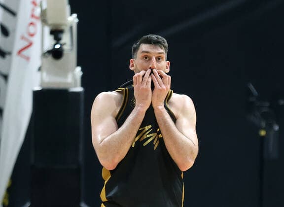 Owen classes basketball Loewen Braunschweig