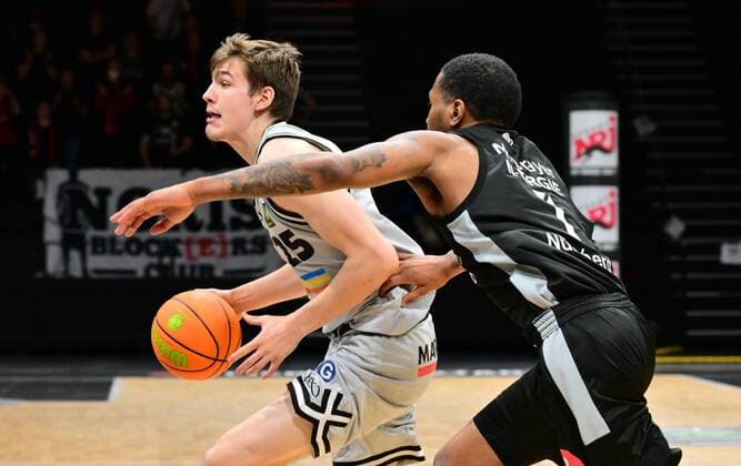 03 04 2022 Basketball Season 2021 2022 2 Bundesliga Pro A 33 Matchday Nürnberg Falcons Basketball Club NBC Medipolis SC Jena Lorenz Bank 25, Medipolis SC Jena Dupree Mc Brayer 1, Nürnberg Falcons BC NBC