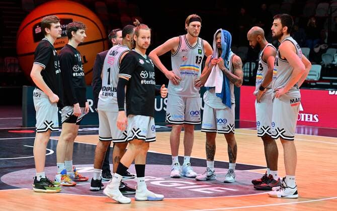 03 04 2022 Basketball Season 2021 2022 2 Bundesliga Pro A 33 Matchday Nuremberg Falcons Basketball Club NBC Medipolis SC Jena Team Jena disappointed disappointment after end of game