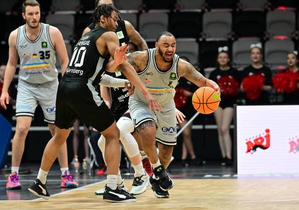 03 04 2022 Basketball Season 2021 2022 2 Bundesliga Pro A 33 Matchday Nürnberg Falcons Basketball Club NBC Medipolis SC Jena Evan Derek Taylor 10, Nürnberg Falcons BC NBC Davonte Damion Lacy 1, Medipolis SC Jena