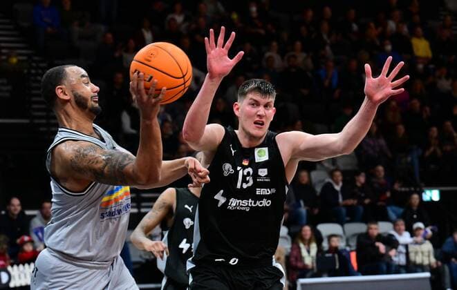 03 04 2022 Basketball Season 2021 2022 2 Bundesliga Pro A 33 Matchday Nürnberg Falcons Basketball Club NBC Medipolis SC Jena Davonte Damion Lacy 1, Medipolis SC Jena Jonathan Maier 13, Nürnberg Falcons BC NBC