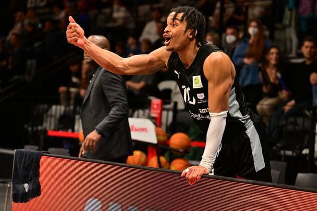 03 04 2022 Basketball Season 2021 2022 2 Bundesliga Pro A 33 Matchday Nürnberg Falcons Basketball Club NBC Medipolis SC Jena Evan Derek Taylor 10, Nürnberg Falcons BC NBC cheers on