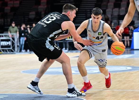 03 04 2022 Basketball Season 2021 2022 2 Bundesliga Pro A 33 Matchday Nürnberg Falcons Basketball Club NBC Medipolis SC Jena Jonathan Maier 13, Nürnberg Falcons BC NBC Vuk Radojicic 44, Medipolis SC Jena