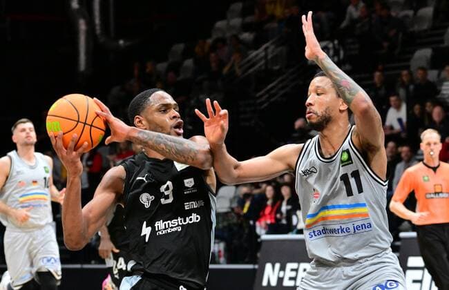 03 04 2022 Basketball Season 2021 2022 2 Bundesliga Pro A 33 Matchday Nürnberg Falcons Basketball Club NBC Medipolis SC Jena Antonio Lee AJ Davis Jr 3, Nürnberg Falcons BC NBC Rayshawn Simmons 11, Medipolis SC Jena