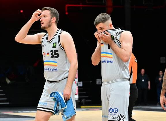 03 04 2022 basketball season 2021 2022 2 Bundesliga Pro A 33 match day Nuremberg Falcons Basketball Club NBC Medipolis SC Jena Stephan Haukohl 35, Medipolis SC Jena and disappointed disappointment