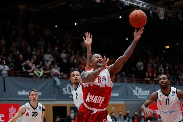 03 04 2022, s Oliver Wuerzburg vs NINERS Chemnitz, easyCredit BBL, 28 Matchday, GER, Wuerzburg, tectake Arena, In picture from left Mindaugas Susinskas NINERS Chemnitz , Nelson Weidemann NINERS Chemnitz , Charles Callison s Oliver Wuerzburg and Isiaha Mike NINERS Chemnitz Copyright: HMBxMedia xHeikoxBecker