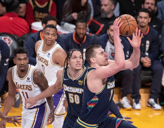 Nikola Jokic 15 of the Denver Nuggets goes for a shot during their NBA, Basketball Herren, USA game against the Los Angeles Lakers on Sunday April 3, 2022 at Crypto.com Arena in Los Angeles, California. Lakers vs. Nuggets !ACHTUNG: NUR REDAKTIONELLE NUTZUNG!  Copyright: xJAVIERxROJAS EFEx AME8575 20220403-903f74fafa0efde1174f11396c323a67c312b073
