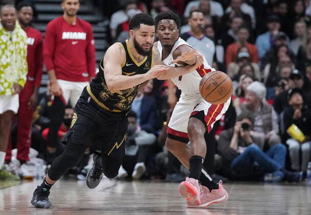 April 3, 2022, TORONTO, ON, CANADA: Toronto Raptors guard Fred VanVleet (23) drives past Miami Heat guard Kyle Lowry (7) during second half NBA, Basketball Herren, USA basketball action in Toronto on Sunday, April 3, 2022. Canada News - April 3, 2022  - ZUMAc35_ 20220403_zaf_c35_161 Copyright: xNathanxDenettex