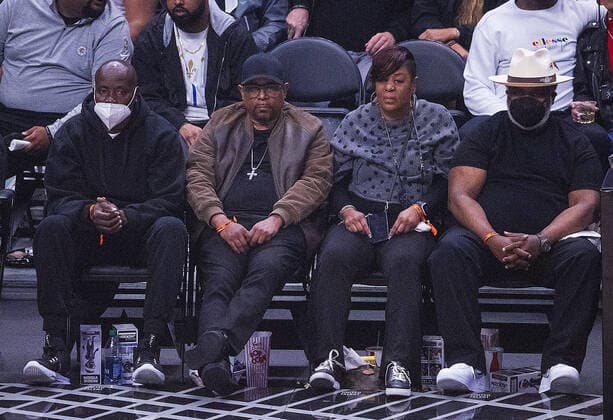 April 3, 2022, Los Angeles, California, USA: Comedian Martin Lawrence attends the NBA, Basketball Herren, USA game between the Los Angeles Clippers and the New Orleans Pelicans on Sunday April 3, 2022 at Crypto.com Arena in Los Angeles, California. Clippers defeat Pelicans, 119-100. ARIANA RUIZ PI Los Angeles USA - ZUMAp124 20220403_zaa_p124_087 Copyright: xArianaxRuizx