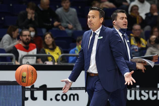 DEU, easyCredit BBL, ALBA vs medi Bayreuth, 04 04 2022, Mercedes Benz Arena, Berlin, DEU, easyCredit BBL, ALBA vs medi Bayreuth, in picture Head Coach, Raoul Korner Bayreuth Foto Juergen Engler nordphoto GmbH nordphotoxGmbHx xEngler nph00076