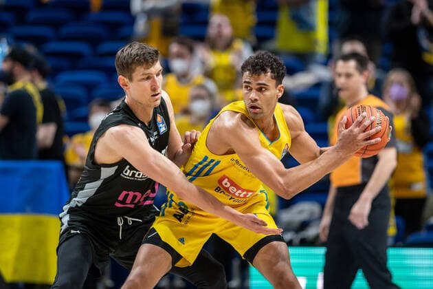 Basketball Berlin 04 04 2022 Season 2021 2022 1 Bundesliga easyCredit BBL Alba Berlin Medi bayreuth Oscar Da Silva Alba Berlin, No 01 Andreas Seiferth Bayreuth, No 11