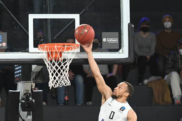 Basketball I men I season 2021 2022 I Eurocup I 13 matchday I Hamburg Towers Lietkabelis Panevezys I 04 04 2022 Jaylon Brown 0, Hamburg Towers with the Punktz Hamburg edel optics de Arena Hamburg Germany Copyright: xLobeca AndreasxHannigx