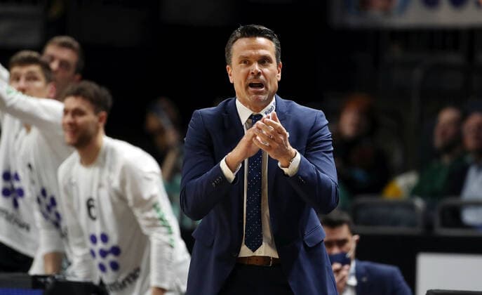 Coach Raoul Korner action upper body upper body sports basketball BBL Bundesliga men season 2021 2022 04 04 2022 ALBA Berlin vs medi Bayreuth