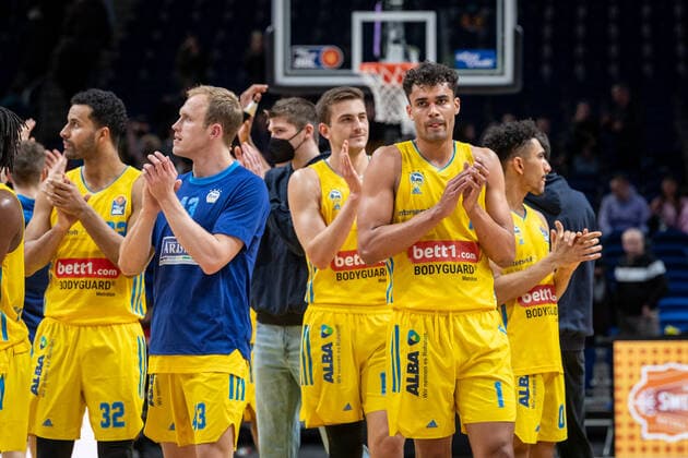 Basketball Berlin 04 04 2022 season 2021 2022 1 Bundesliga easyCredit BBL Alba Berlin Medi bayreuth cheer Alba Oscar Da Silva Alba Berlin, No 01 Tim Schneider Alba Berlin, No 10 Luke Sikma Alba Berlin, No 43 Johannes Thiemann Alba Berlin, No 32 and others
