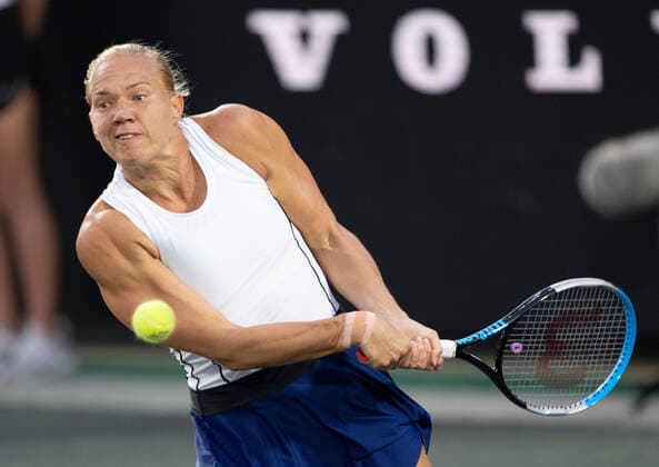 April 4,2022: Kaia Kanepi (EST) defeated Shelby Rogers (USA) 7-6, 5-7, 6-2, at the CreditOne Charleston Open being played at Family Circle Tennis Center in Charleston, South Carolina. Tennisclix CSM Charleston USA - ZUMAc04_ 20220404_zaf_c04_007 Copyright: xLesliexBillmanx