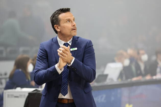 DEU, easyCredit BBL, ALBA vs medi Bayreuth, 04 04 2022, Mercedes Benz Arena, Berlin, DEU, easyCredit BBL, ALBA vs medi Bayreuth, in picture Head Coach, Raoul Korner Bayreuth Foto Juergen Engler nordphoto GmbH nordphotoxGmbHx xEngler nph00076