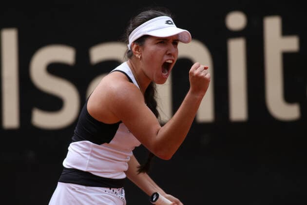 April 5, 2022, Bogota, Colombia: Maria Camila Osorio of Colombia celebrates in her match against Ylena In-Albon of Switzerland at the Copa Colsanitas WTA, Tennis Damen Tournament on April 5, 2022 in Bogota, Colombia Bogota Colombia - ZUMAh147 0154722379st Copyright: xDanielxGarzonxHerazox