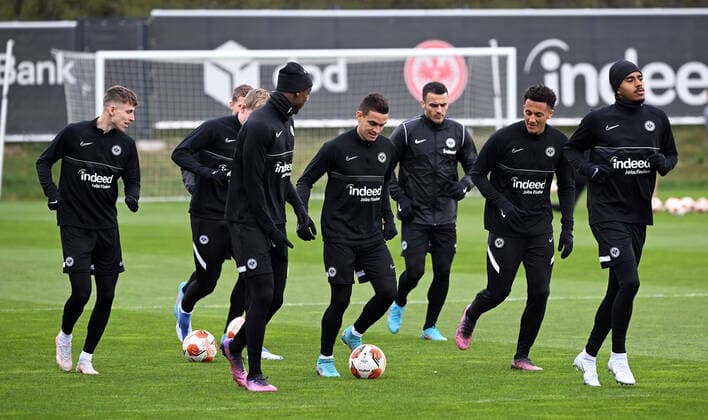 06 04 2022, xjhx, football UEFA Europa League, Eintracht Frankfurt training and press conference emspor, v l Jesper Lindström Lindstroem Eintracht Frankfurt , Jens Petter Hauge Eintracht Frankfurt , Evan Ndicka N Dicka NÂ Dicka Eintracht Frankfurt , Rafael Borre, Rafael Santos Borre Maury Eintracht Frankfurt , Filip Kostic Eintracht Frankfurt , Tuta Eintracht Frankfurt , Ansgar Knauff Eintracht Frankfurt DFL DFB REGULATIONS PROHIBIT ANY USE OF PHOTOGRAPHS as IMAGE SEQUENCES and or QUASI VIDEO Frankfurt am Main