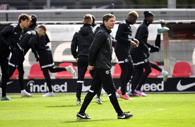 06 04 2022, xjhx, football UEFA Europa League, Eintracht Frankfurt training and press conference emspor, v l coach Oliver Glasner Eintracht Frankfurt zautz DFL DFB REGULATES PROHIBIT ANY USE OF PHOTOGRAPHS as IMAGE SEQUENCES and or QUASI VIDEO Frankfurt am Main